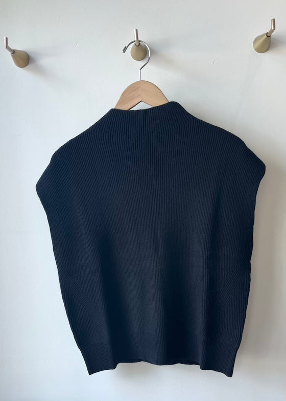 Kinross | Short Sleeve Rib Funnel | Black
