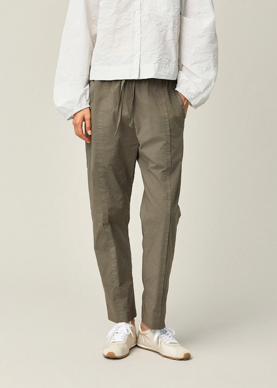 Kristensen du Nord | Basic Cotton Easy Narrow Pants | Safari
