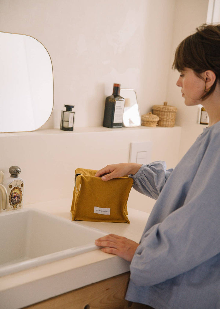 Les Pensionnaires | Cube Toiletry Bag | Saffron Yellow
