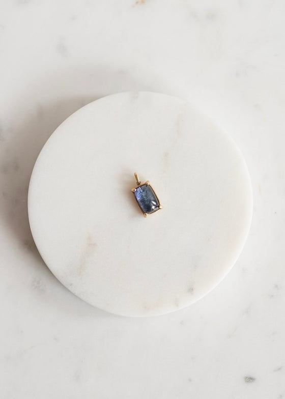 Marian Maurer | City Charm | Rectangular Tanzanite Pendant | 18k