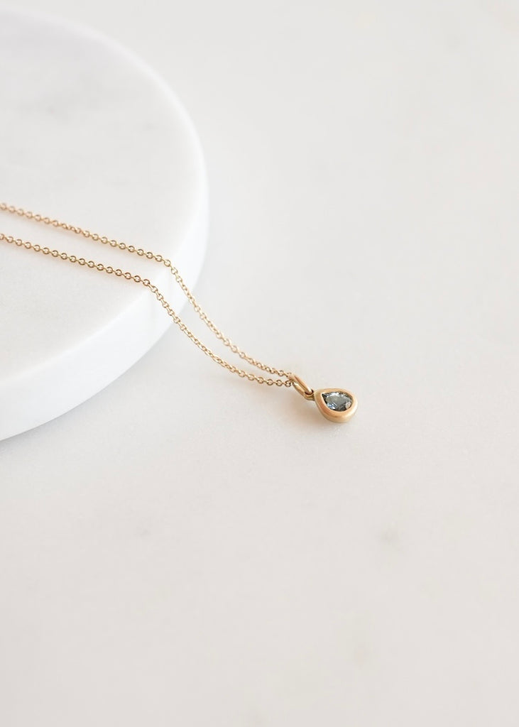 Marian Maurer | City Pendant | Pear Blue Sapphire | 18k
