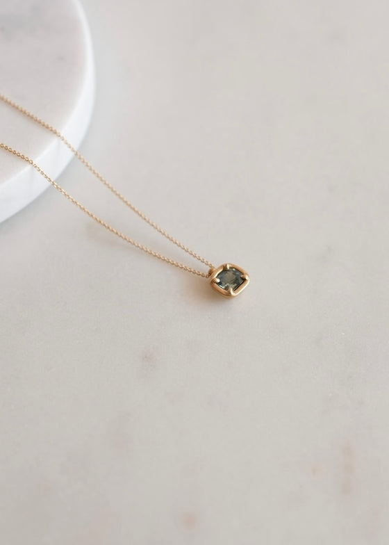 Marian Maurer | City Pendant | Square Green Sapphire | 18k