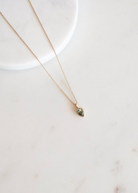 Marian Maurer | City Pendant | Teardrop Green Sapphire | 18k