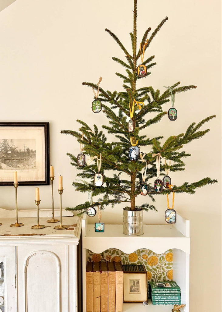 Maris Mirum | Geranium No. 1 | Vintage Locket Ornament