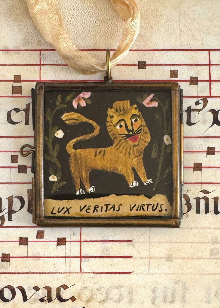 Maris Mirum | Lux Lion | Vintage Locket Ornament