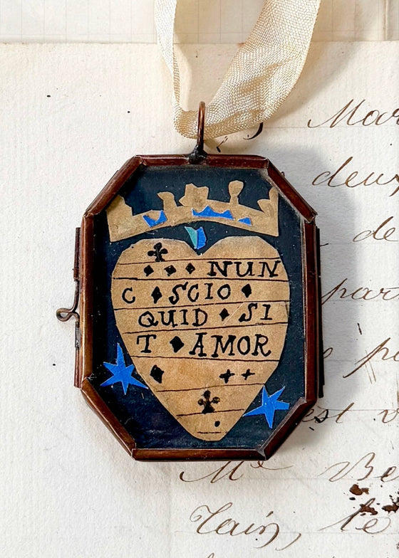 Maris Mirum | Nunc Scio II. | Vintage Locket Ornament