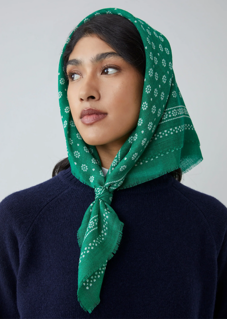 Moismont | Olaf Foulard No 676 | British Green