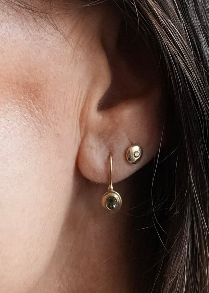 Monica Riley | Oval Green Sapphire Wire Earrings
