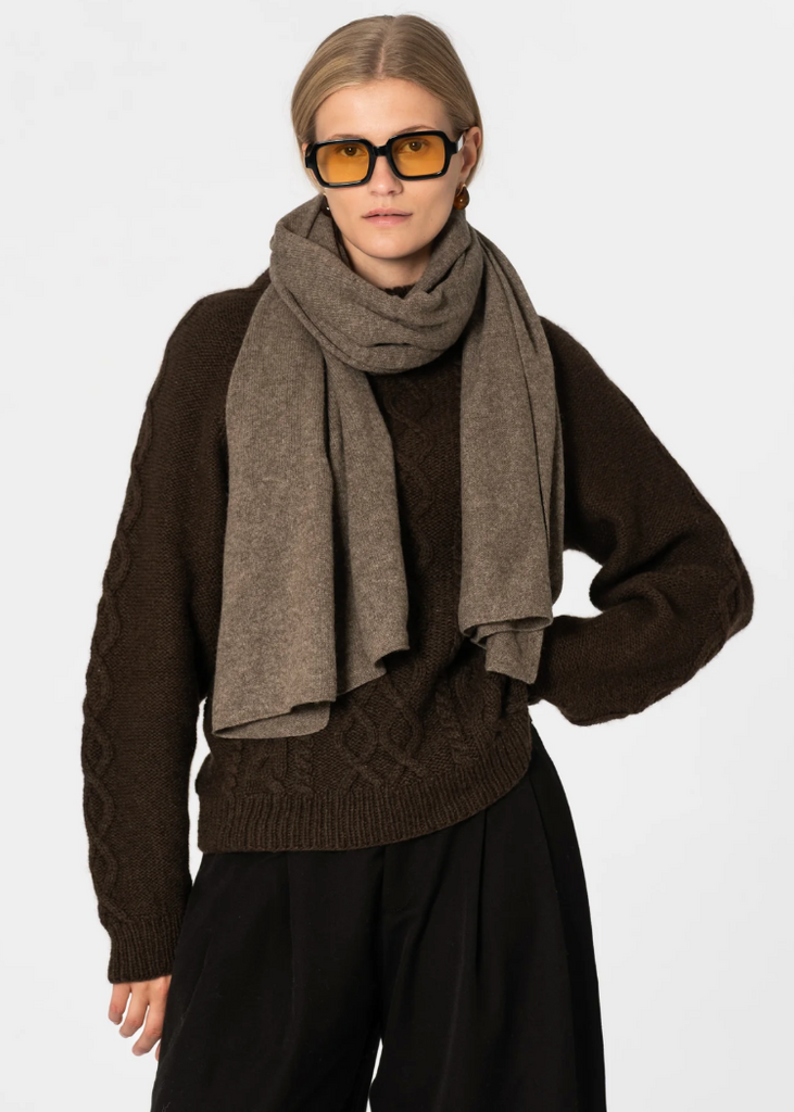 Dinadi | Yak Scarf | Oak Brown