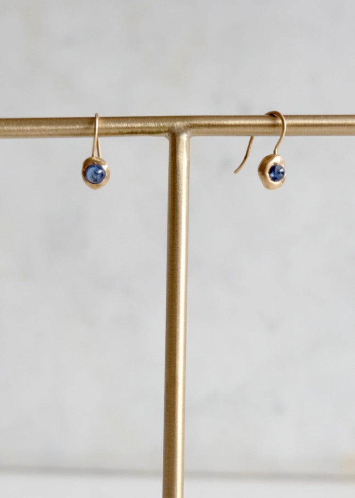 Occasionally Sweet | 14kg Petite Yui Blue Sapphire Drop Earrings