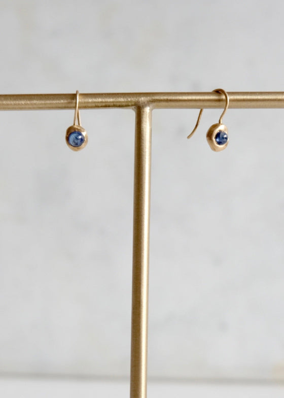 Occasionally Sweet | 14kg Petite Yui Blue Sapphire Drop Earrings