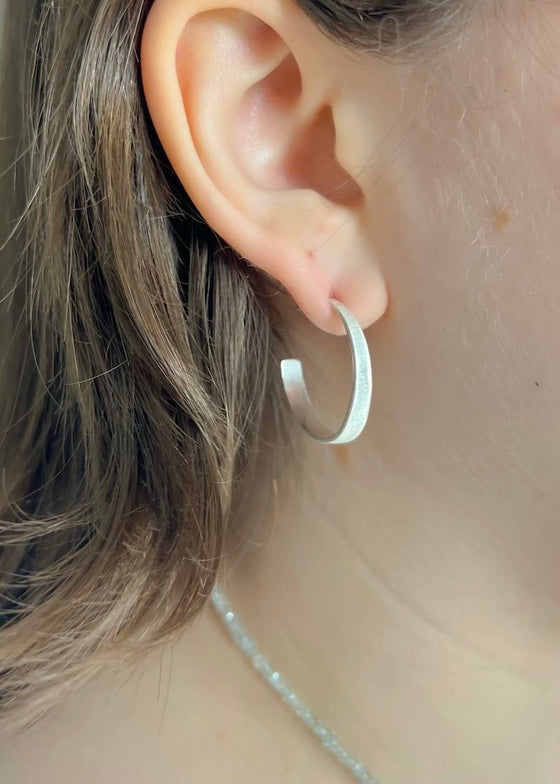 Philippa Roberts | Tapered Hoops Earrings