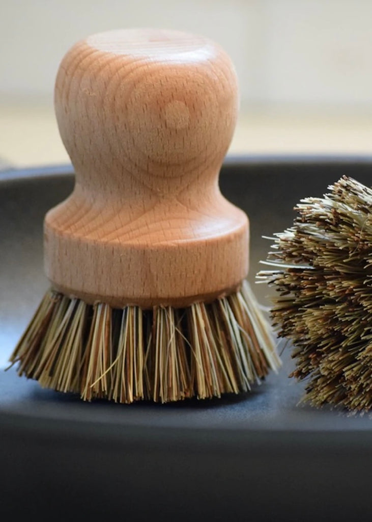 Pot + Pan Brush