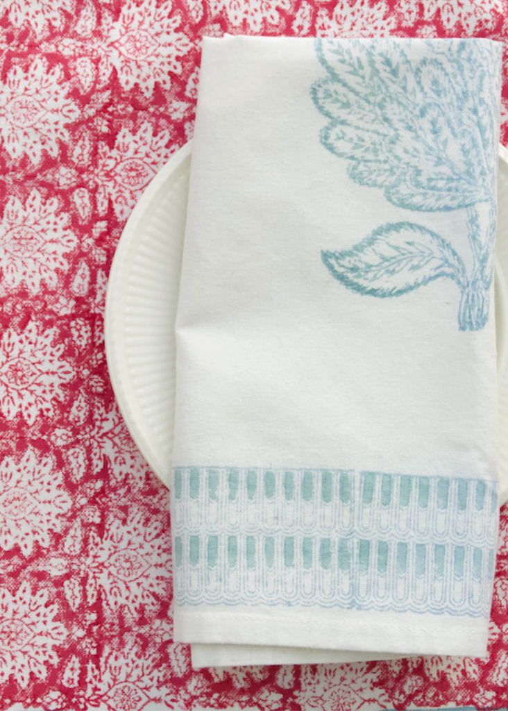 Rozablue | Floral Tablecover in Breezy Cherry