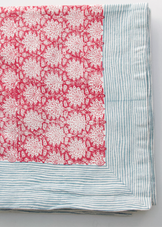 Rozablue | Floral Tablecover in Breezy Cherry