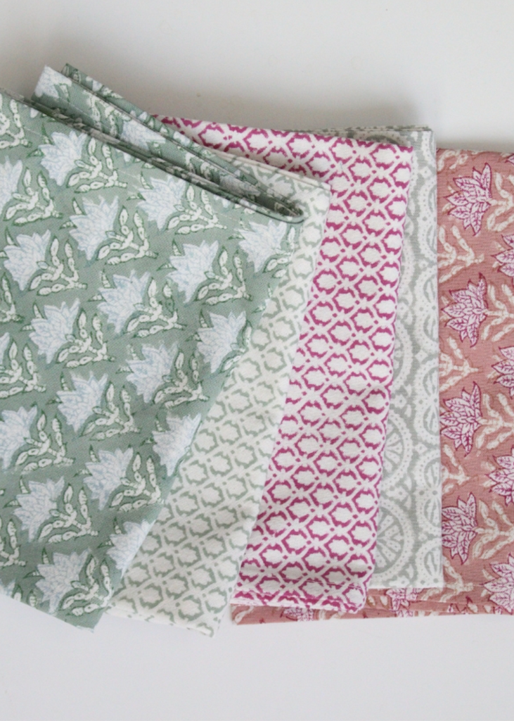 Rozablue | Kitchen Towel | Little Crown Pink