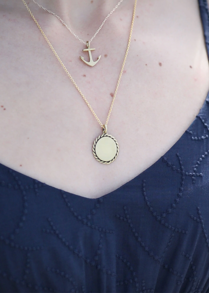 Sailors Valentine | Oval Rope Border Pendant with Chain