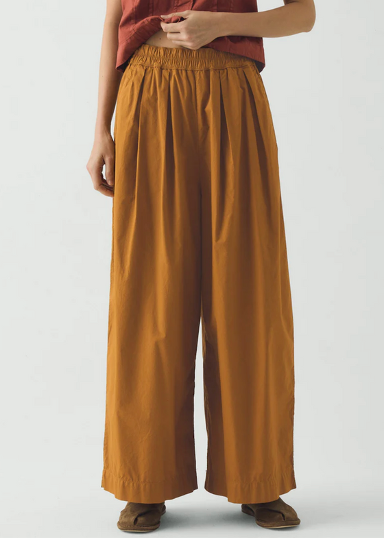 TOAST | Pleated Pull On Cotton Poplin Trousers | Dhal