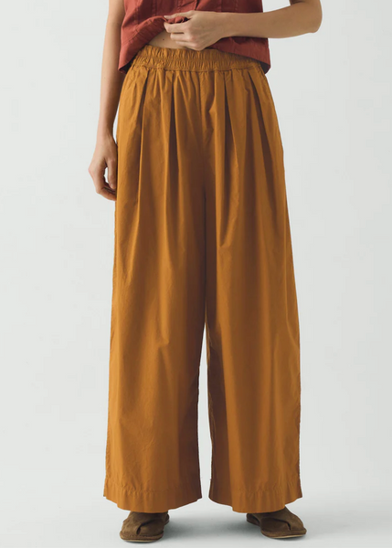 TOAST | Pleated Pull On Cotton Poplin Trousers