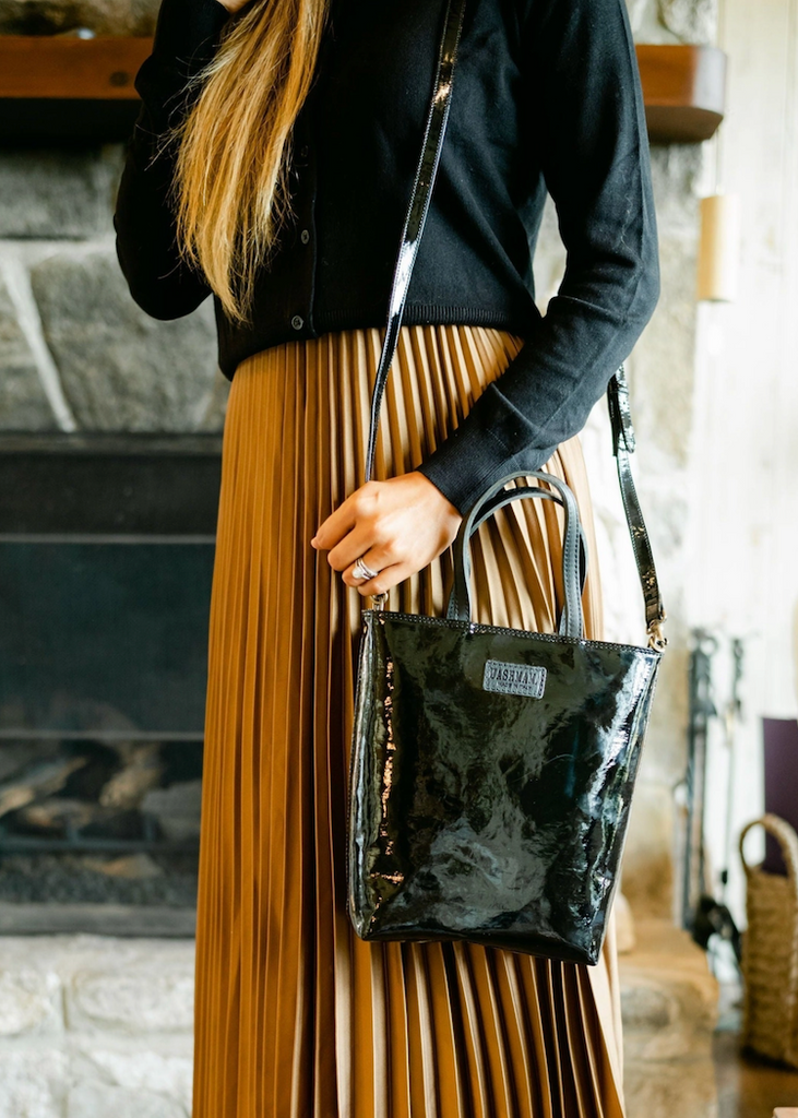 Uashmama | Nina Glossy Crossbody Bag | Glossy Black