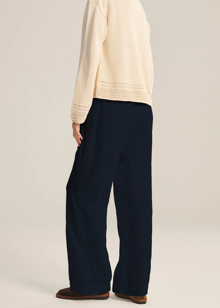 Velvet by Graham & Spencer | Lola Pant | Navy