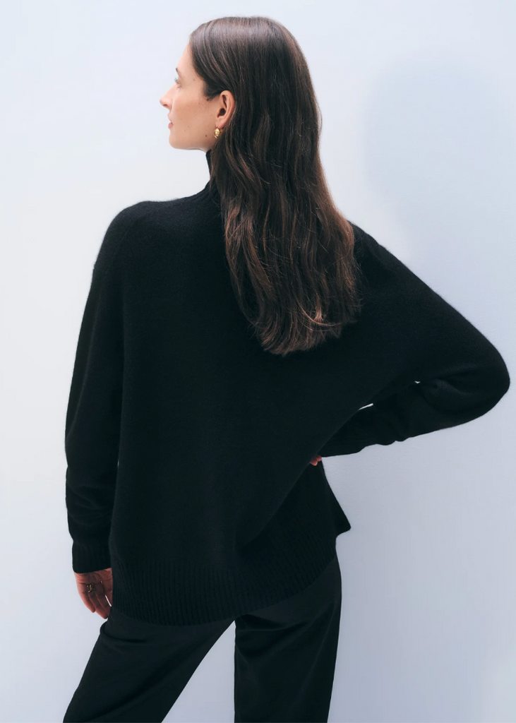 White + Warren | Cashmere Oversized Standneck | Black