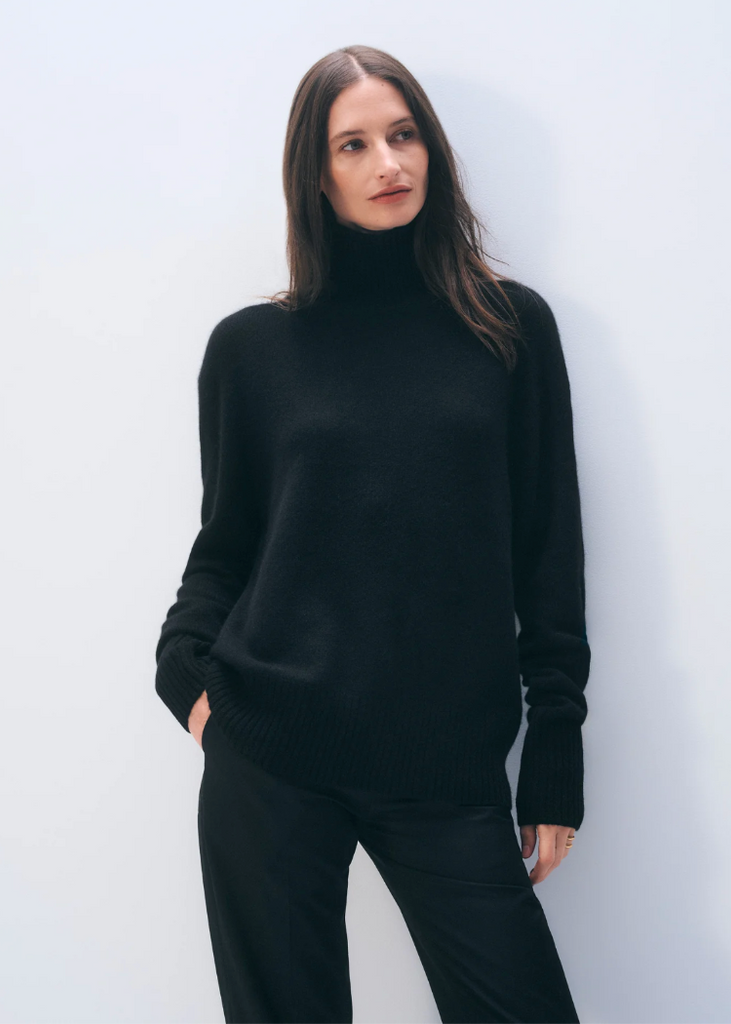 White + Warren | Cashmere Oversized Standneck | Black