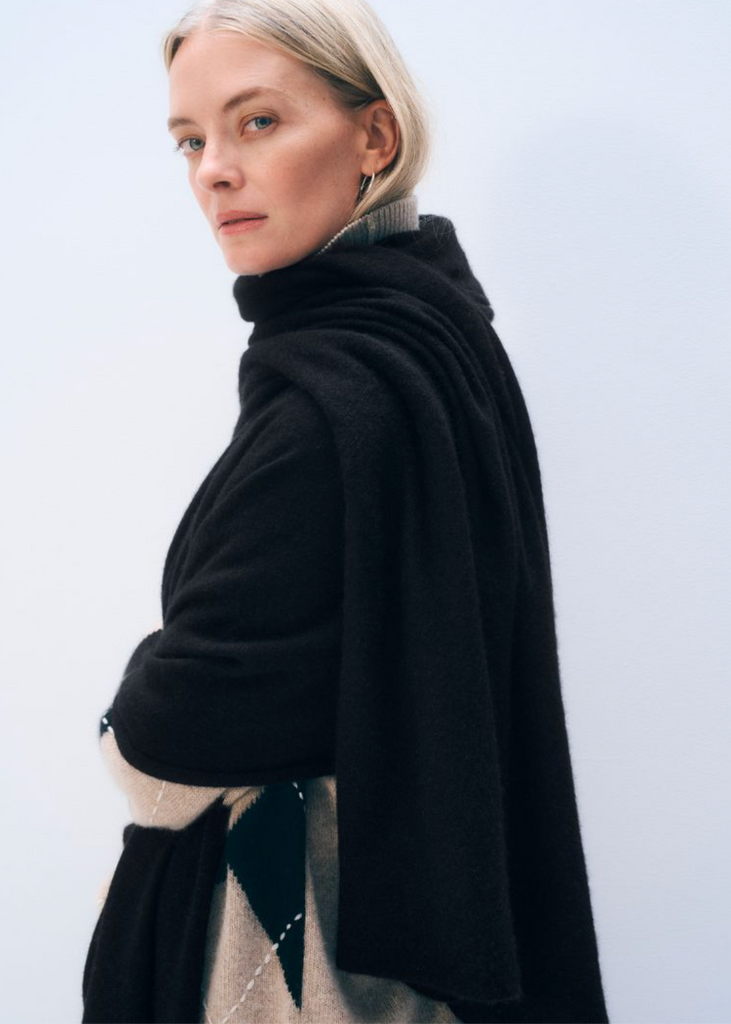 White + Warren | Cashmere Travel Wrap in Black