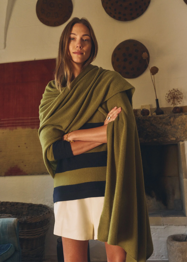 White + Warren | Cashmere Travel Wrap in Bright Olive