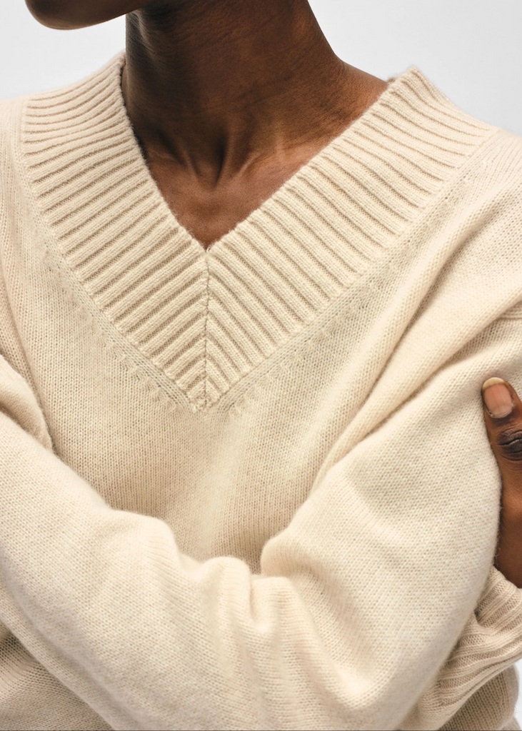 White + Warren | Cashmere Wide Rib Trim VNeck