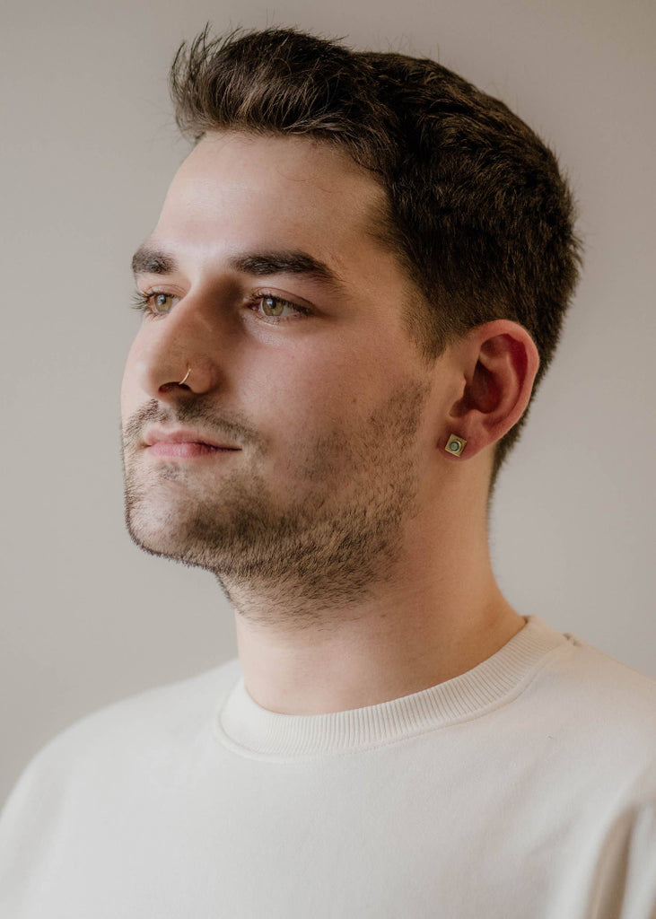 commonform | Finn Studs