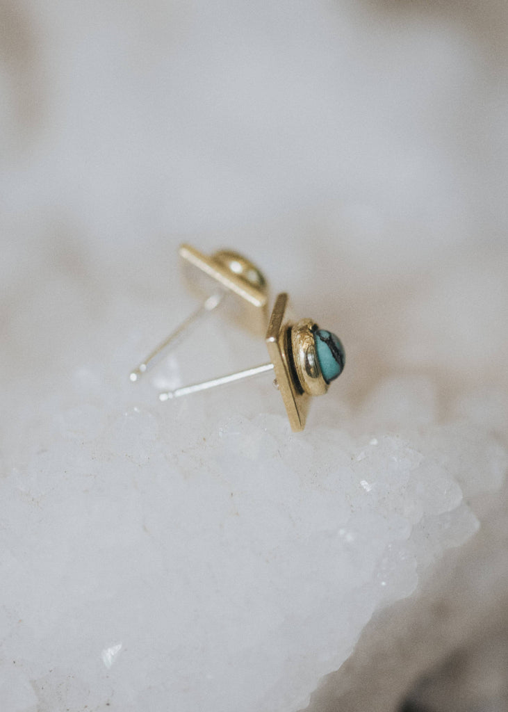 commonform | Finn Studs