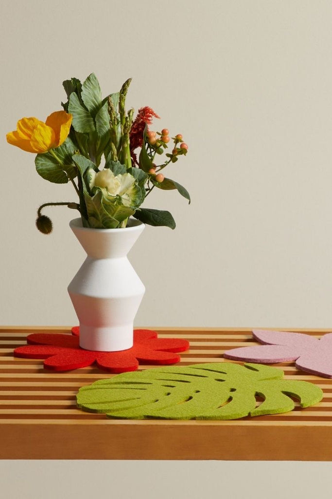 graf lantz | Monstera Leaf Trivet - Pistachio