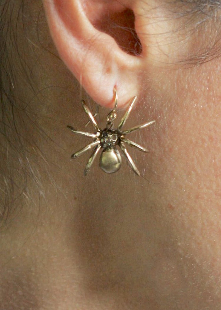 Julie Cohn | Black Widow Earring