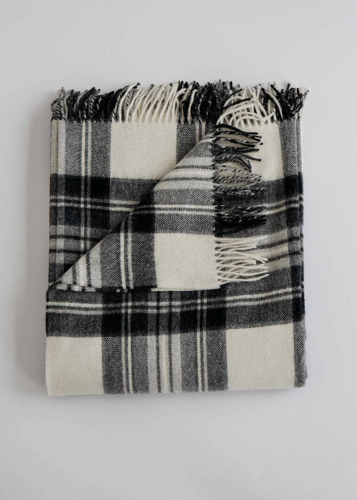 Evangeline Linens | Merino Lambswool Throw Pearl/Coal Plaid