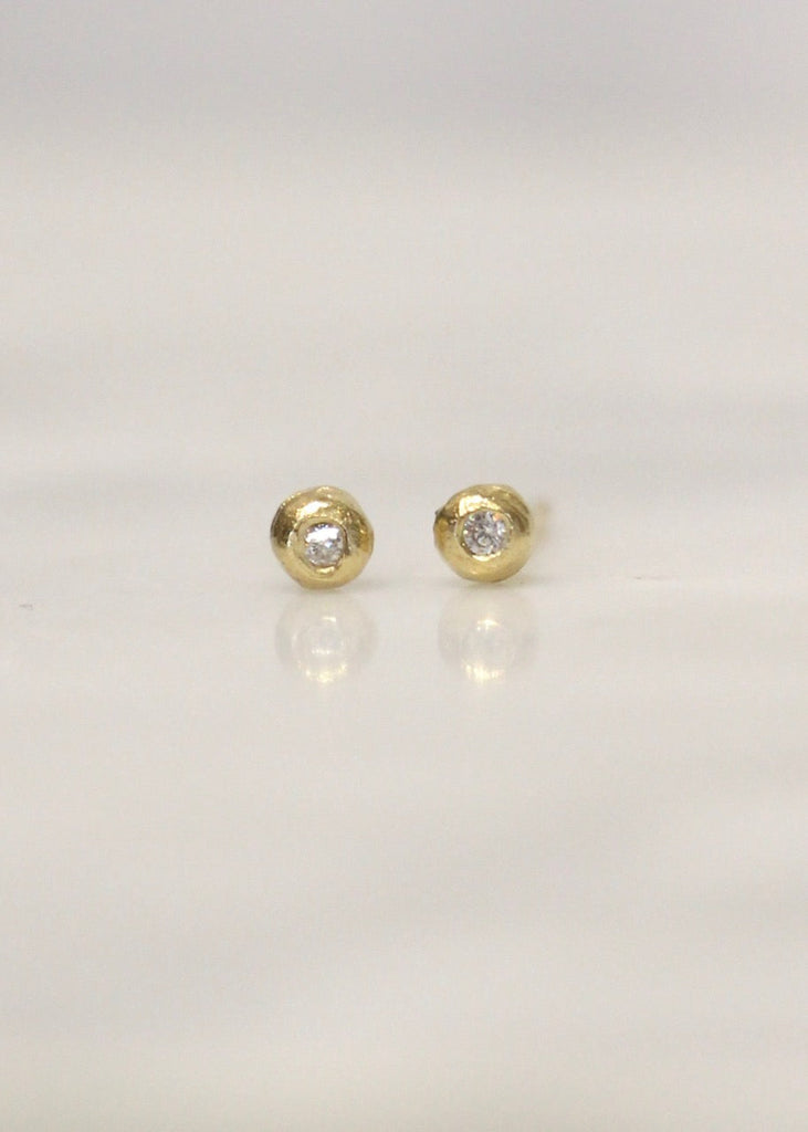 Victoria Cunningham | 14k Gold Diamond Dot Earrings
