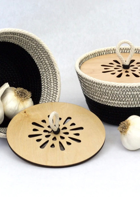 Woven Grey | Garlic Bowl With Wooden Lid